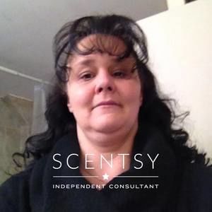 Meet your Posher, Laurie